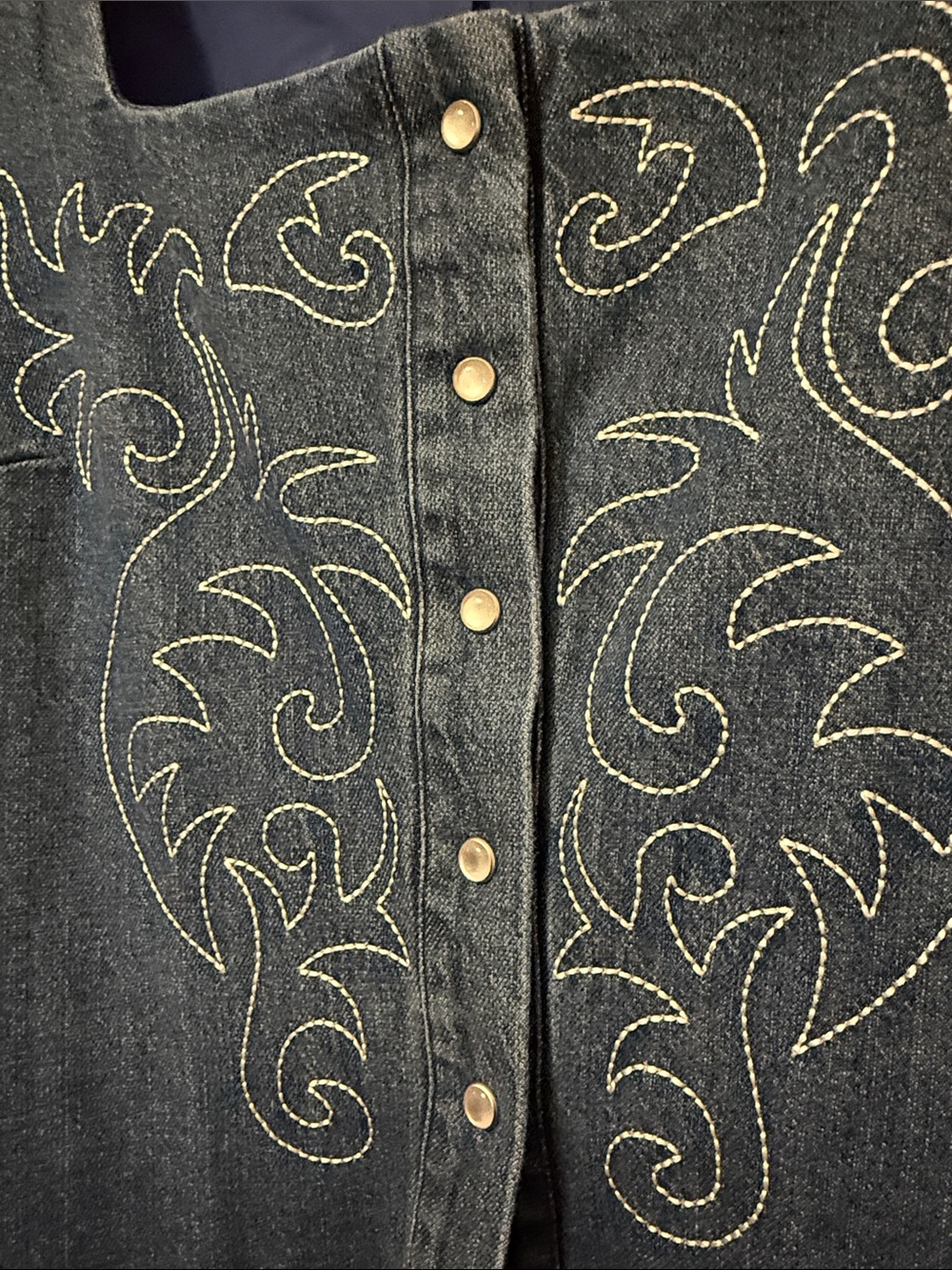 Avec les Filles Denim Rodeo Western Embroidered Pearl Snap Front Mini Dress Sz10 - Picture 8 of 8